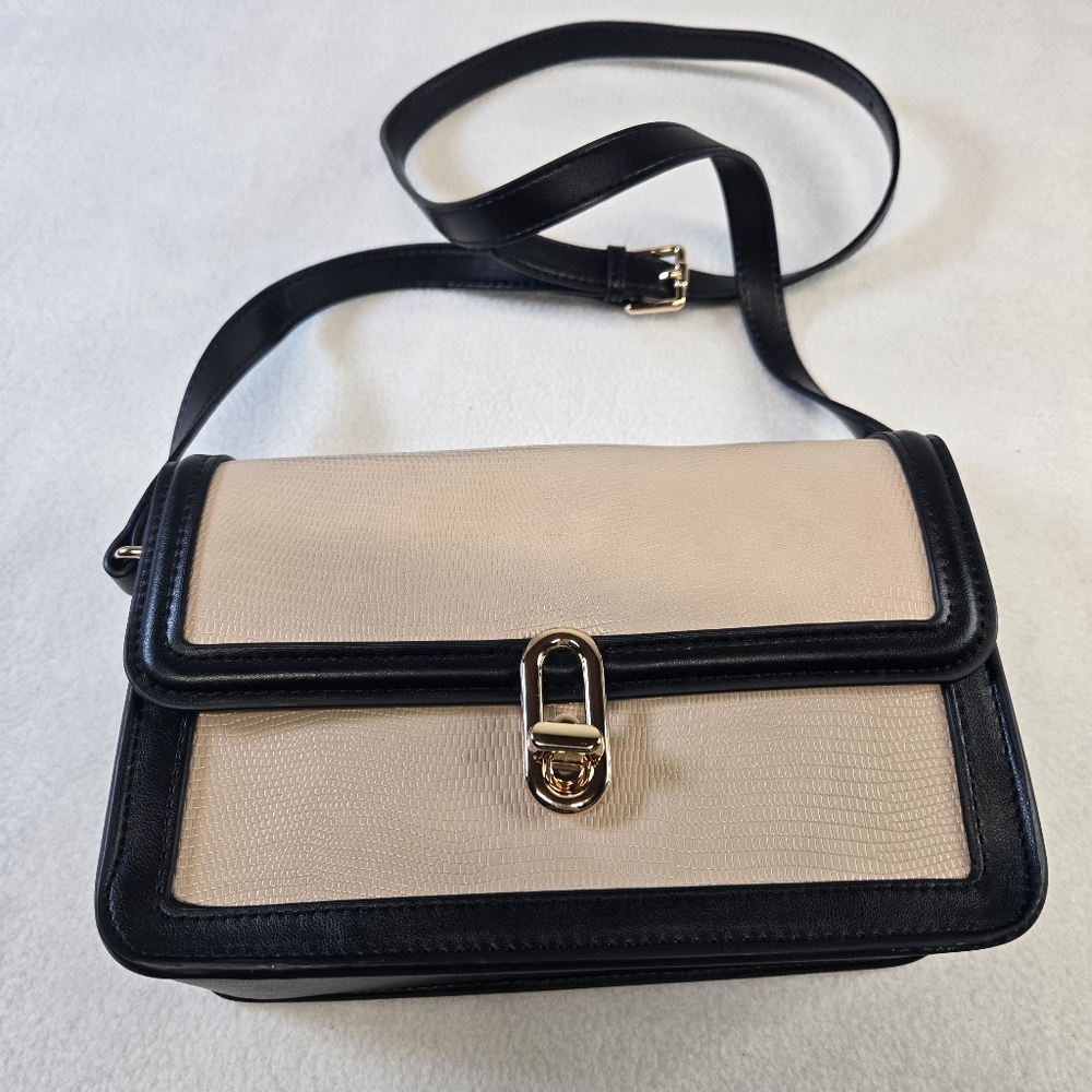 Chic Trendy Jules Kae Mia Crossbody Bag Excellent Condition